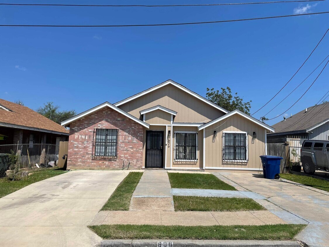606 E San Pedro St, Laredo, TX 78041 House for Rent in Laredo, TX