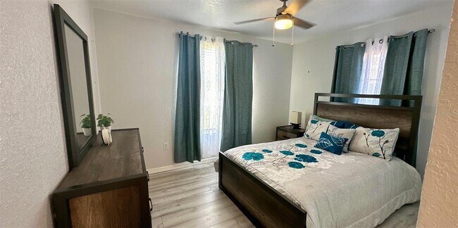 Building Photo - 507 Albatross Dr