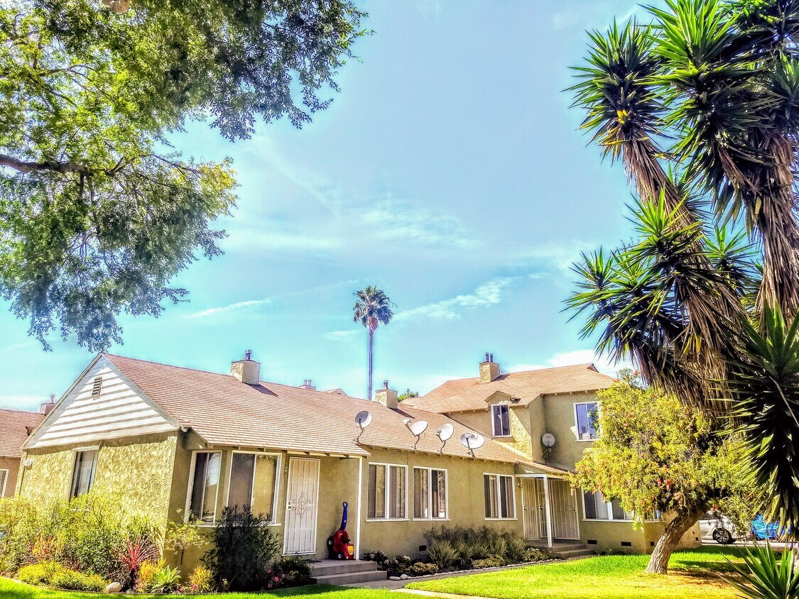 Front view - 1465 W 157th St