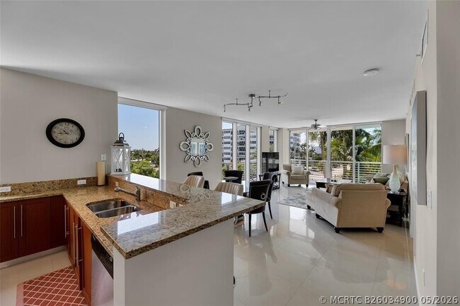 Foto del edificio - 2821 N Ocean Blvd