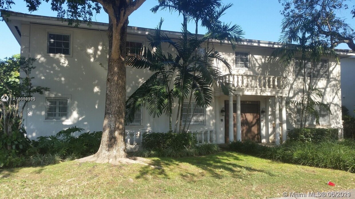 Primary Photo - 4985 Ponce de Leon Blvd