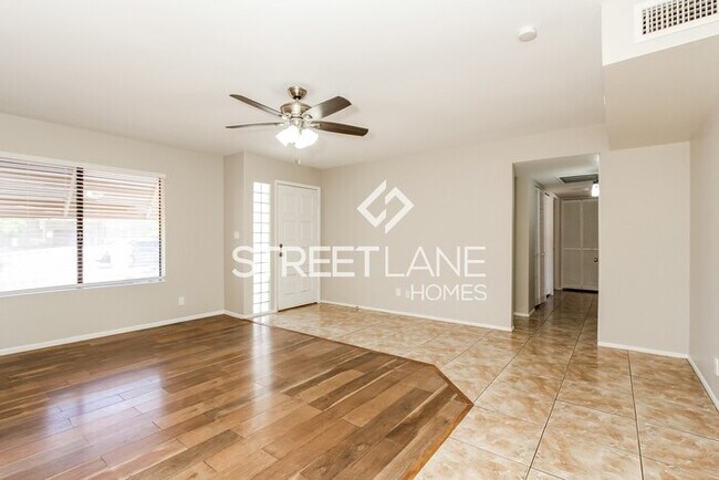Building Photo - Beautiful 3 Bedrooms 2 Baths Home in Glend...