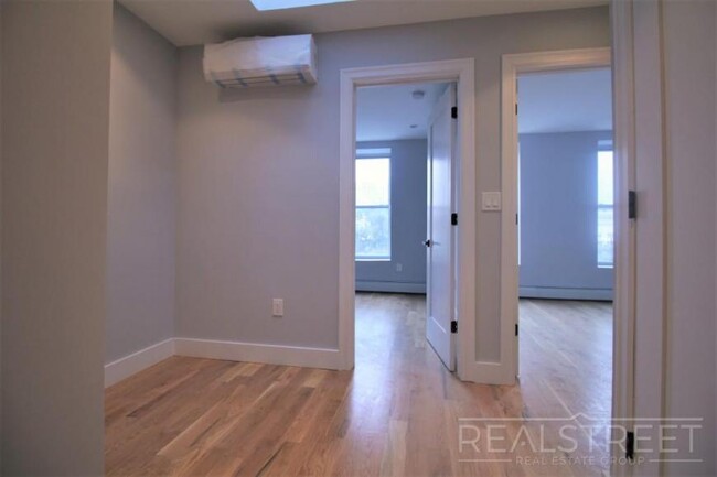 Building Photo - 1 bedroom in BROOKLYN NY 11216