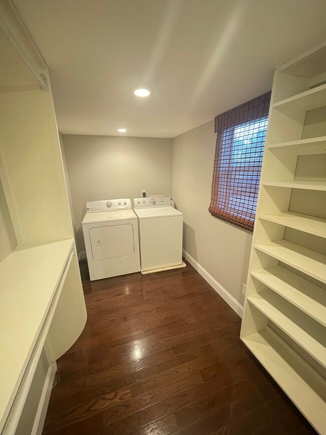 Building Photo - Brooks Street House - 1 bed 1 bath