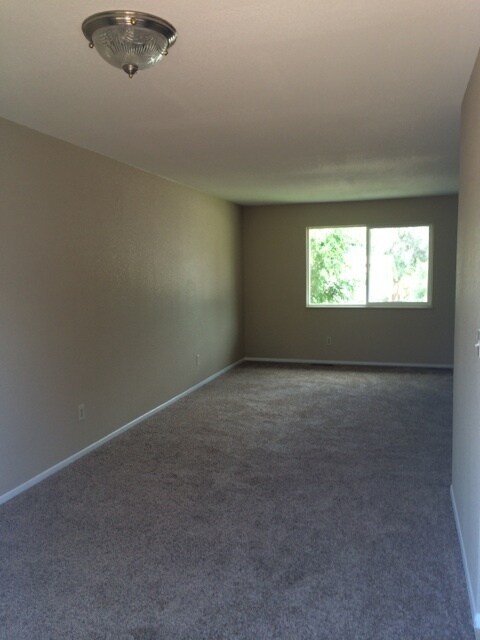 Foto del edificio - Four Bedroom Home in Cimarron Hills