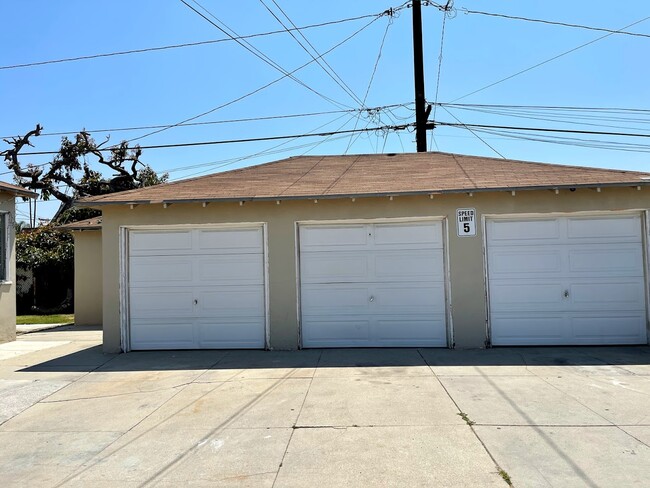 Building Photo - 8960 Virginia Ave