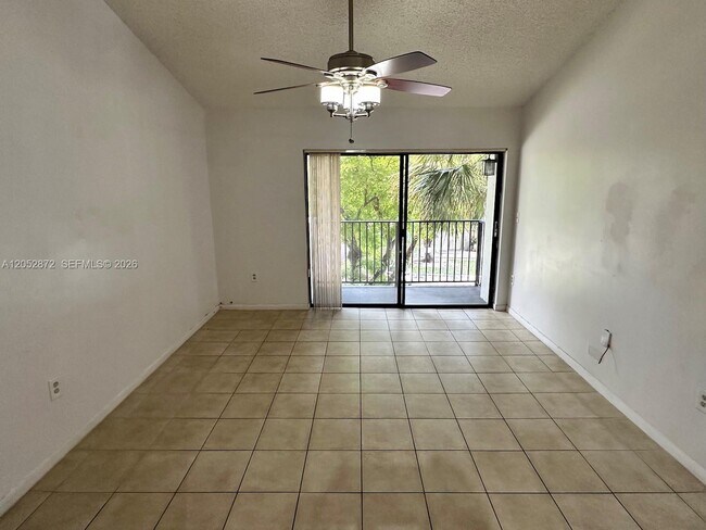 Foto del edificio - 7200 NW 179th St