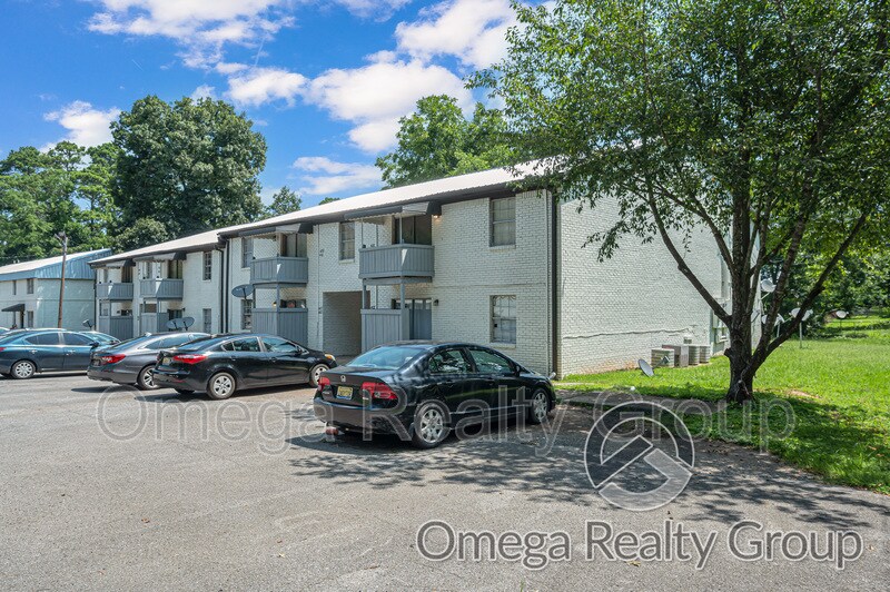 Primary Photo - 425 Oakwood Ave