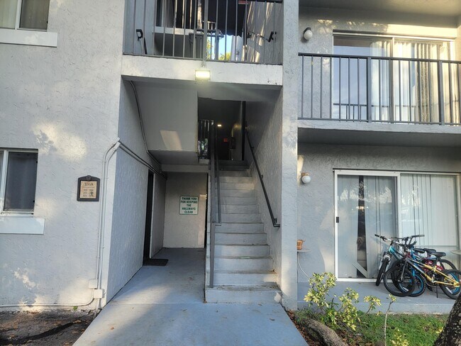 Foto del edificio - 1068 Benoist Farms Rd