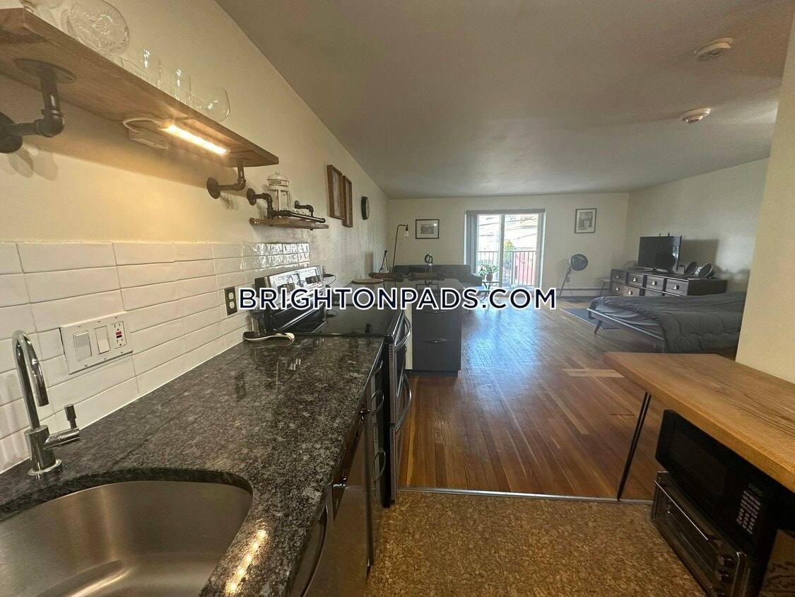 Primary Photo - 121 Tremont St