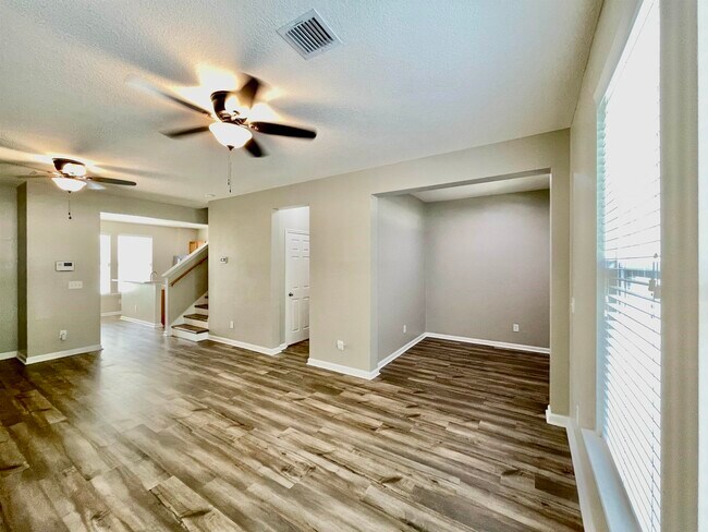 Foto del edificio - 4268 Four Oaks Blvd