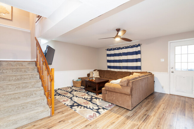 Building Photo - 5310 Avalon Pl