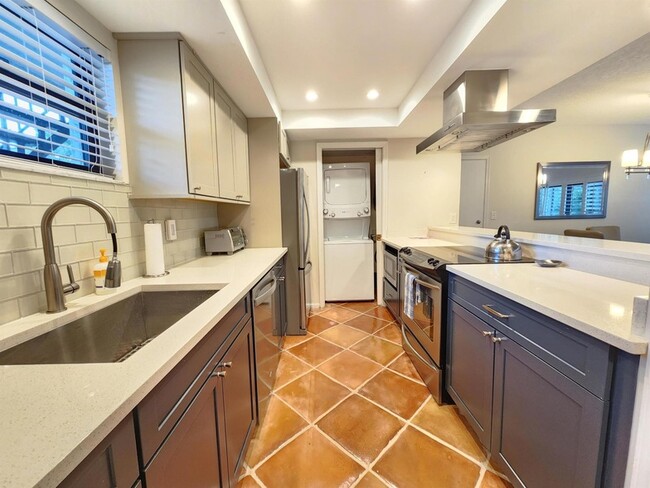 Building Photo - 11863 Wimbledon Cir