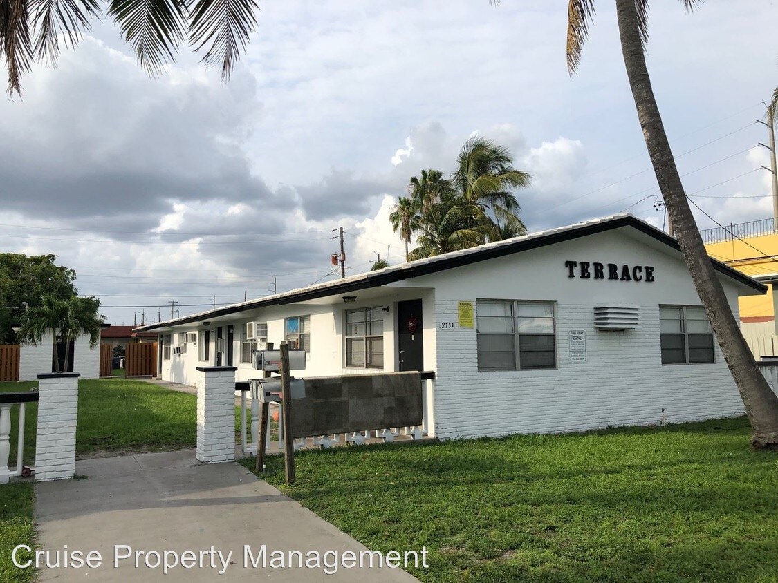 Foto principal - 2111 Roosevelt St