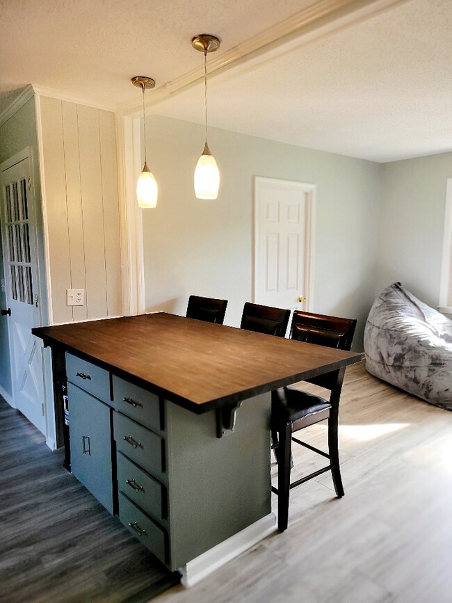 Foto del edificio - 605 Charwood Ln