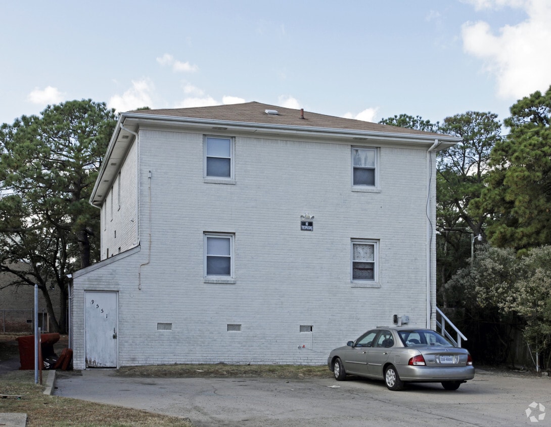 Building Photo - 5th Bay Apartments