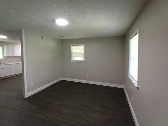 Foto del edificio - 47 Oakwood Dr