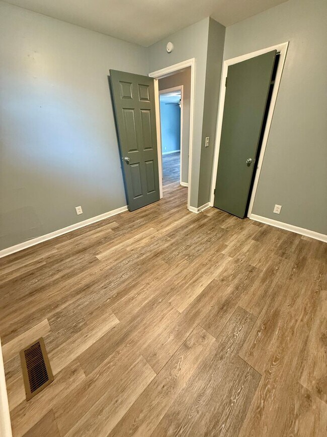 Foto del edificio - Cute Renovated Duplex in 37206 for $1500/Mo