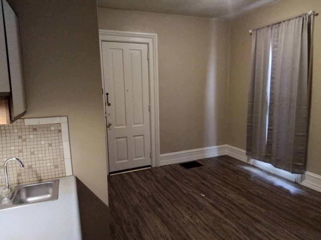 Foto principal - 453 N Buckeye St