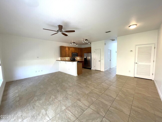 Foto del edificio - 2600 Revolution St