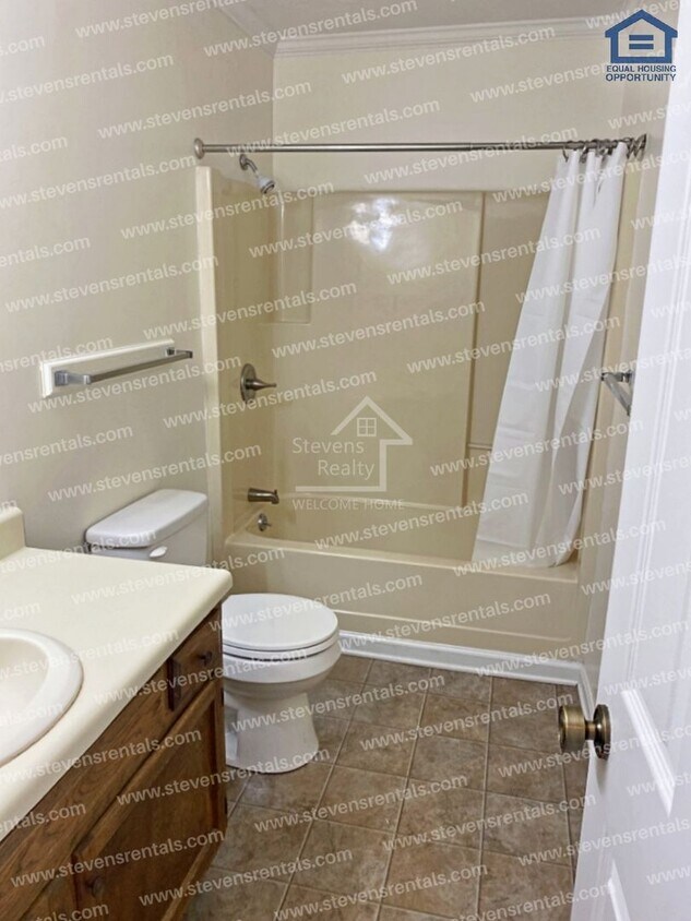 Foto principal - 419 Oriole Dr