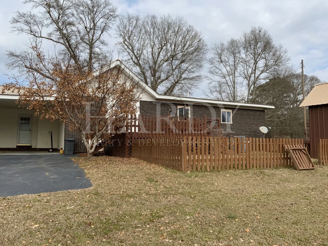 Building Photo - 830 Antioch Rd