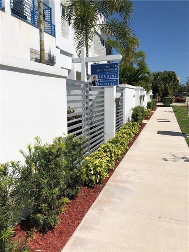 Foto del edificio - 1629 NE 9th St