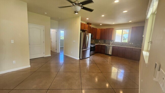 Foto del edificio - Beautiful Wailuku country Estate Home Cent...