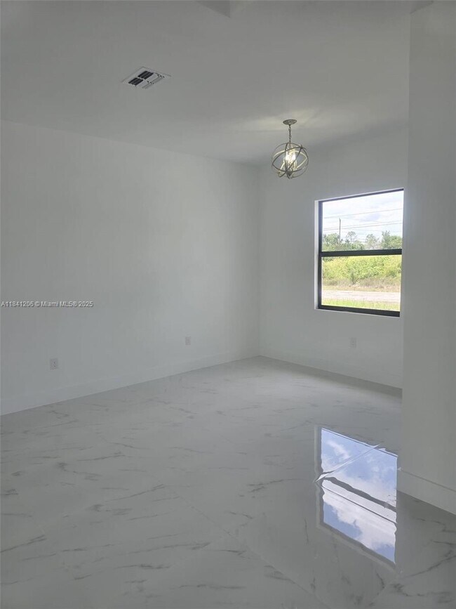 Foto del edificio - 987 Edgerton Ave