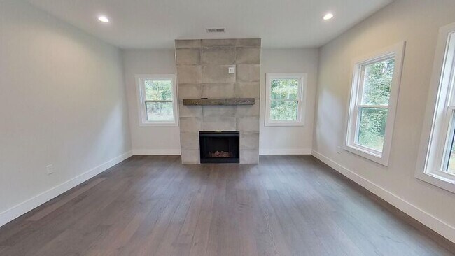 Building Photo - 4110 Whispering Oaks Dr