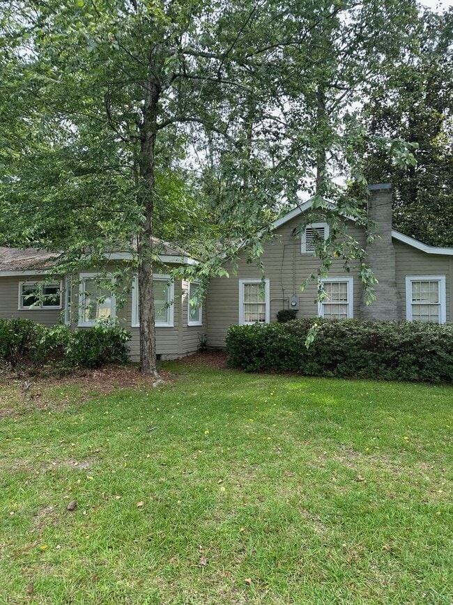 Building Photo - 508 W Alden Ave