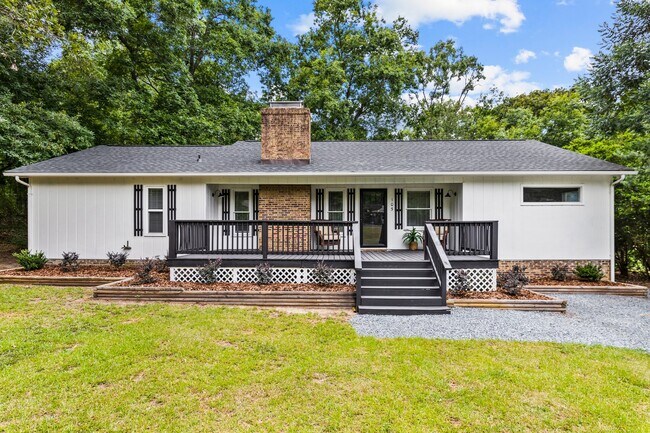 Front of home - 105 Scuppernong Ct