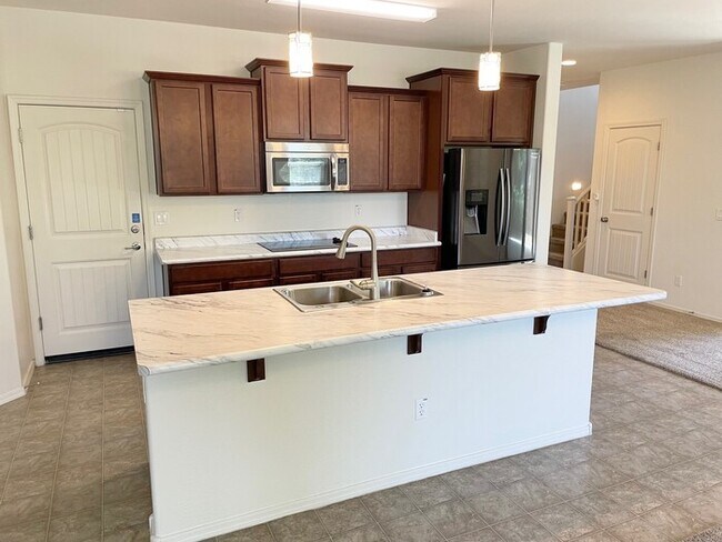 Foto del edificio - Beautiful 4-Bedroom, 3-Bathroom Home in Goodyear!!