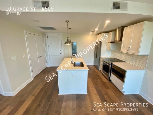 Building Photo - Apartment with Waterview in Downtown Wilmi...