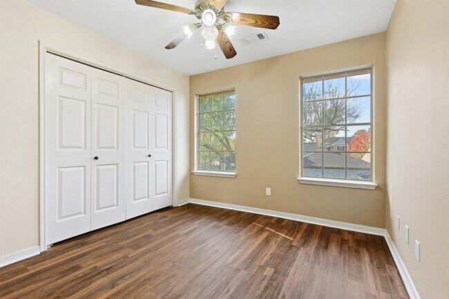 Building Photo - 15403 Redbud Leaf Ln