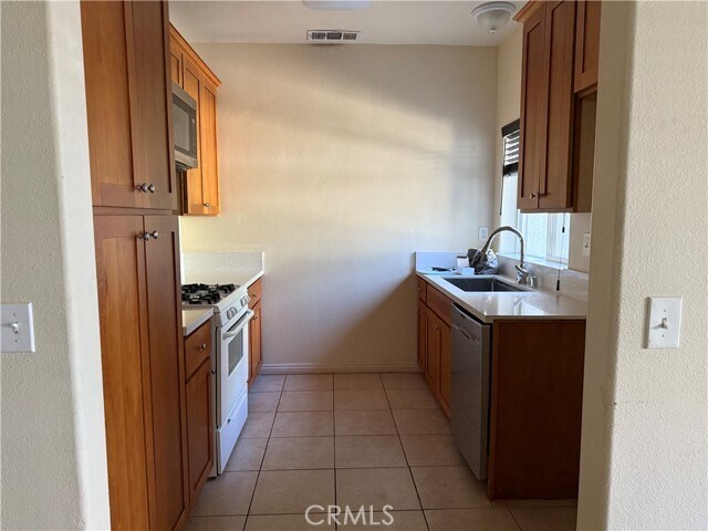 Building Photo - 1555 Orange St