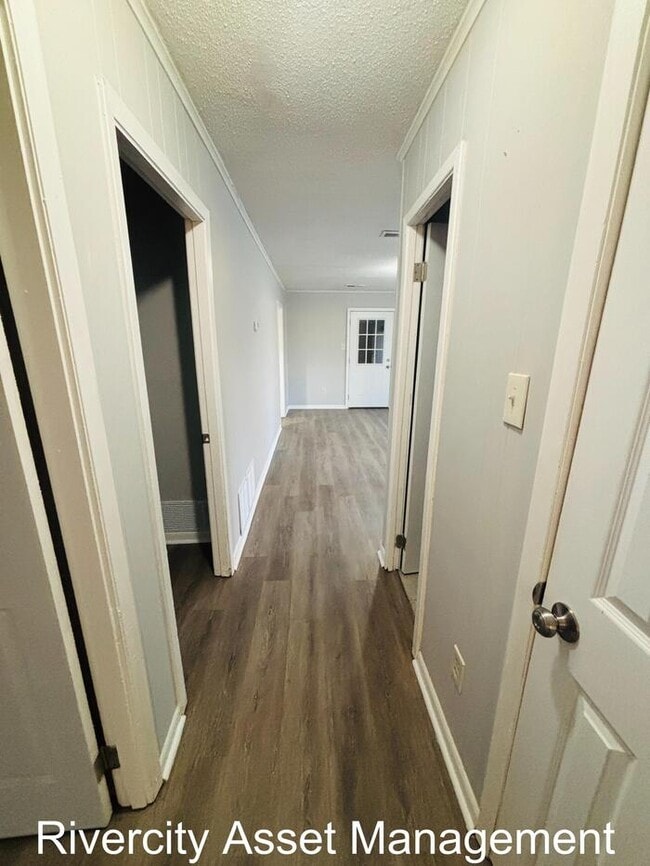 Building Photo - A MUST SEE FRAYSER!!!! SECTION 8 WELCOMED !!!!