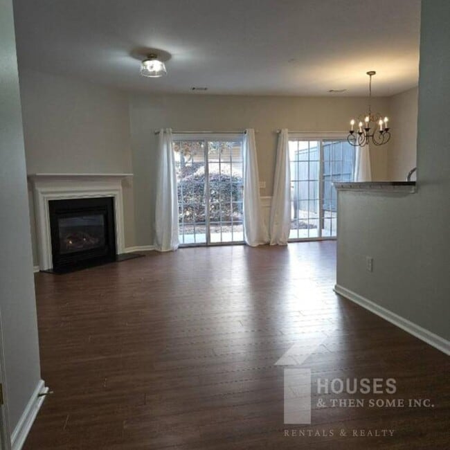 Foto del edificio - 203 Chardon Pl