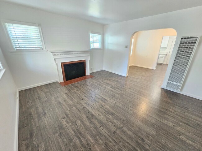 Foto del edificio - Beautiful Palo Alto Bungalow