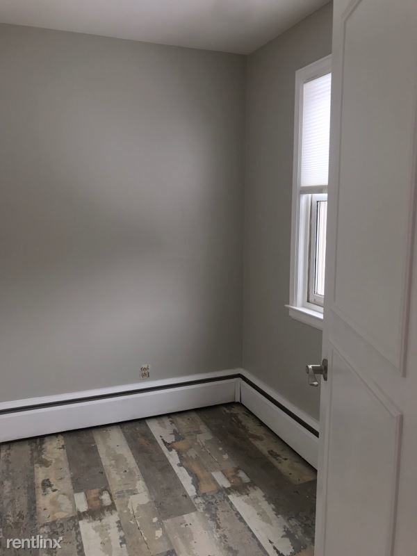 Foto del edificio - 2 br, 1 bath Apartment - 748 Feura Bush Rd