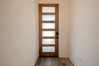 Building Photo - 24351 Dyer Hl Wy