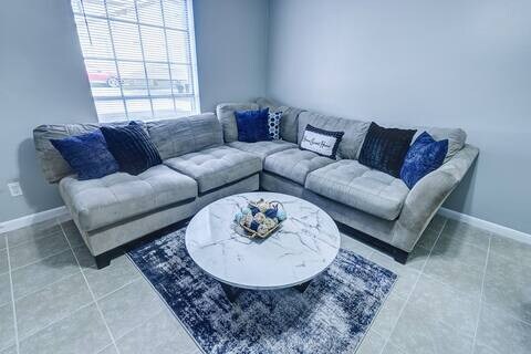 Building Photo - 18 S Catherine St