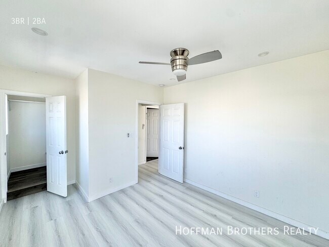 Foto del edificio - 1402 1/2 S Bronson Ave Los Angeles, CA 90019