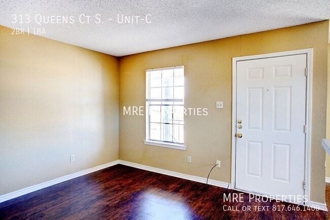 Photo - 313 Queens Ct S.-Unit-C Apartment