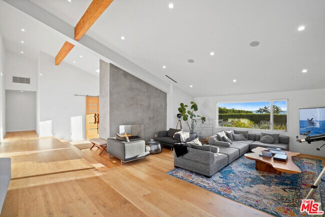 Foto del edificio - 30479 Morning View Dr