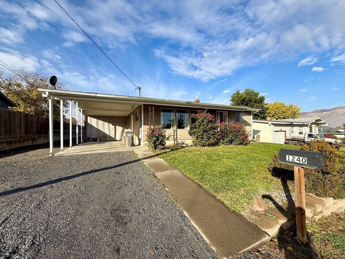 Foto principal - **For Rent: Spacious 4-Bedroom Home with 2...