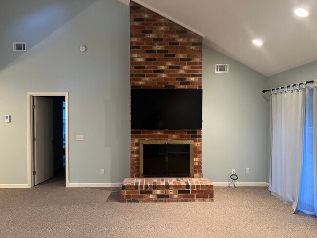 Building Photo - One-Level Home in Sea Pines!