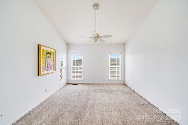 Foto del edificio - 121 Riverfront Pkwy