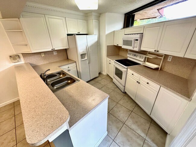 Foto del edificio - 8081 Severn Dr