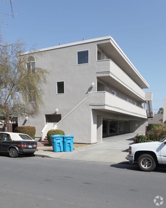 Primary Photo - 1114 Paloma Ave